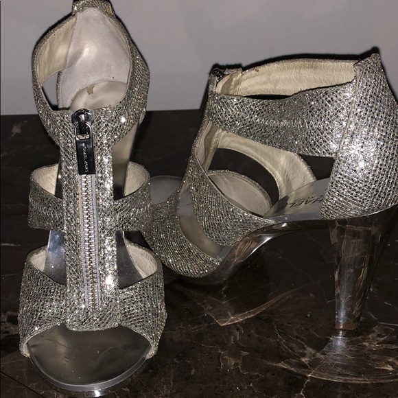 Michael Kors - Picture 1 of 4